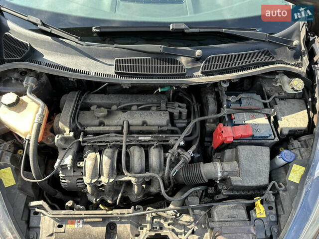 Форд Фієста 2011 у Києві на Automoto.ua Червоний Форд Фієста, об'ємом двигуна 1.24 л та пробігом 170 тис. км за 5500 $, фото 12 на Automoto.ua