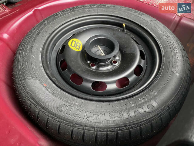 Красный Форд Фиеста, объемом двигателя 1.4 л и пробегом 65 тыс. км за 8300 $, фото 92 на Automoto.ua