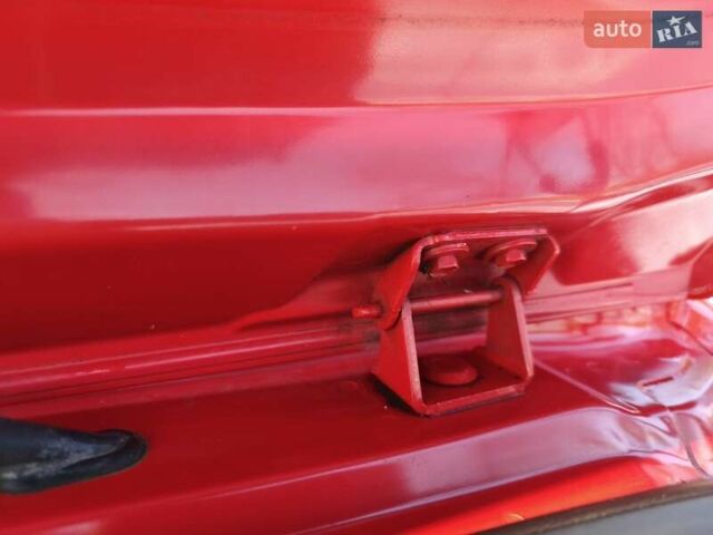 Червоний Форд Фієста, об'ємом двигуна 1.4 л та пробігом 197 тис. км за 7500 $, фото 28 на Automoto.ua