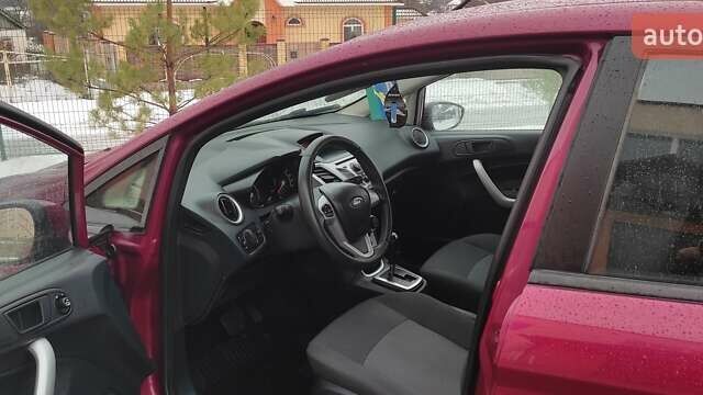 Червоний Форд Фієста, об'ємом двигуна 1.39 л та пробігом 166 тис. км за 7200 $, фото 3 на Automoto.ua