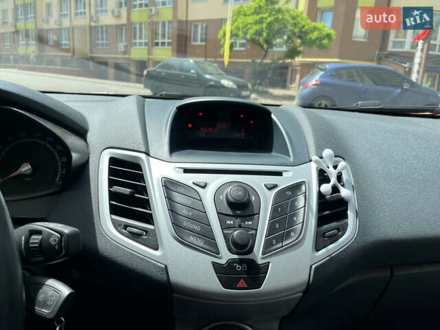 Червоний Форд Фієста, об'ємом двигуна 1.24 л та пробігом 132 тис. км за 6200 $, фото 8 на Automoto.ua