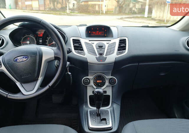 Красный Форд Фиеста, объемом двигателя 1.4 л и пробегом 193 тыс. км за 7500 $, фото 23 на Automoto.ua