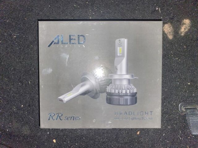 Красный Форд Фиеста, объемом двигателя 1.2 л и пробегом 129 тыс. км за 5500 $, фото 7 на Automoto.ua