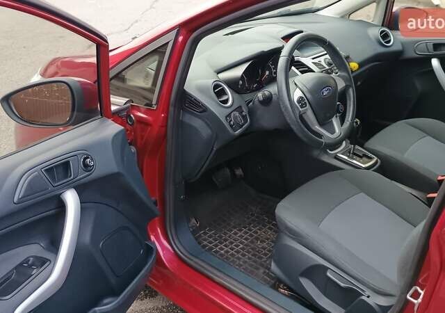 Красный Форд Фиеста, объемом двигателя 1.39 л и пробегом 118 тыс. км за 7000 $, фото 54 на Automoto.ua