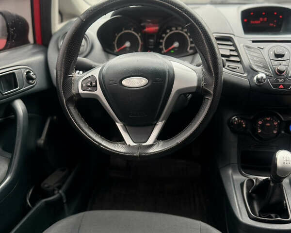 Форд Фиеста 2012 в Лубнах на Automoto.ua Красный Форд Фиеста, объемом двигателя 1.25 л и пробегом 211 тыс. км за 4399 $, фото 16 на Automoto.ua