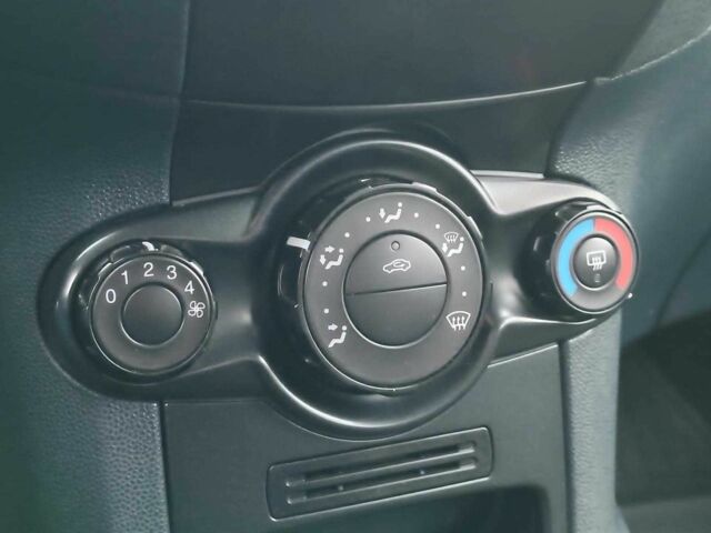 Форд Фієста 2012 у Харкові на Automoto.ua Червоний Форд Фієста, об'ємом двигуна 1.2 л та пробігом 109 тис. км за 5790 $, фото 21 на Automoto.ua