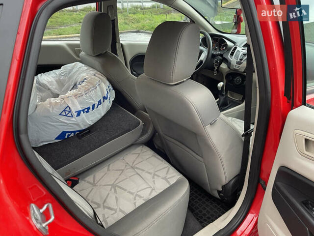 Красный Форд Фиеста, объемом двигателя 1.6 л и пробегом 237 тыс. км за 6500 $, фото 24 на Automoto.ua