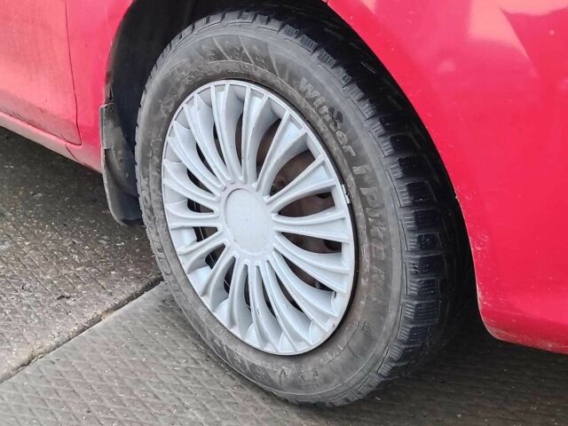 Форд Фієста 2012 у Харкові на Automoto.ua Червоний Форд Фієста, об'ємом двигуна 1.2 л та пробігом 109 тис. км за 5790 $, фото 6 на Automoto.ua