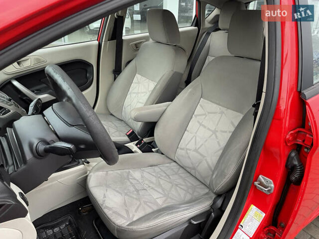 Красный Форд Фиеста, объемом двигателя 1.6 л и пробегом 237 тыс. км за 6500 $, фото 18 на Automoto.ua
