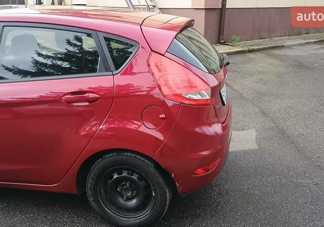 Красный Форд Фиеста, объемом двигателя 1.39 л и пробегом 118 тыс. км за 7000 $, фото 6 на Automoto.ua