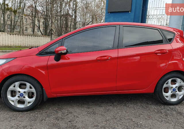 Красный Форд Фиеста, объемом двигателя 1.4 л и пробегом 193 тыс. км за 7500 $, фото 4 на Automoto.ua