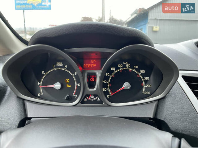 Красный Форд Фиеста, объемом двигателя 1.6 л и пробегом 237 тыс. км за 6500 $, фото 32 на Automoto.ua