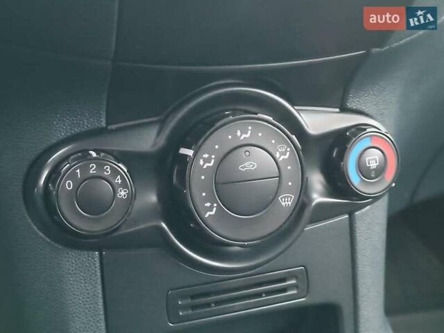 Форд Фієста 2012 у Харкові на Automoto.ua Червоний Форд Фієста, об'ємом двигуна 1.2 л та пробігом 109 тис. км за 5790 $, фото 21 на Automoto.ua