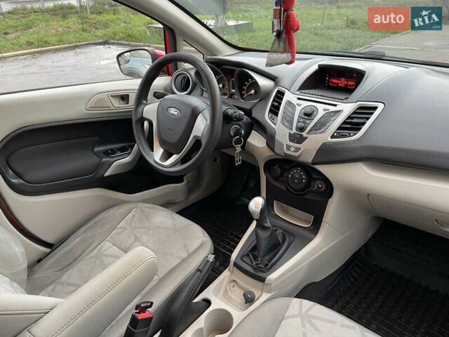 Красный Форд Фиеста, объемом двигателя 1.6 л и пробегом 237 тыс. км за 6500 $, фото 28 на Automoto.ua