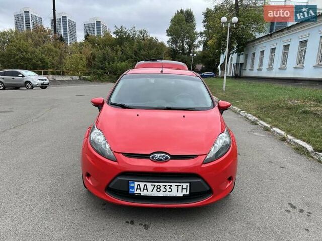 Форд Фиеста 2012 в Киеве на Automoto.ua Красный Форд Фиеста, объемом двигателя 1.39 л и пробегом 104 тыс. км за 7500 $, фото 3 на Automoto.ua