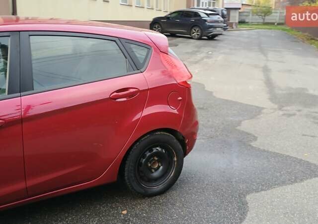 Красный Форд Фиеста, объемом двигателя 1.39 л и пробегом 118 тыс. км за 7000 $, фото 5 на Automoto.ua
