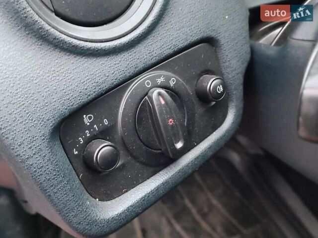 Форд Фієста 2012 у Харкові на Automoto.ua Червоний Форд Фієста, об'ємом двигуна 1.2 л та пробігом 109 тис. км за 5790 $, фото 17 на Automoto.ua