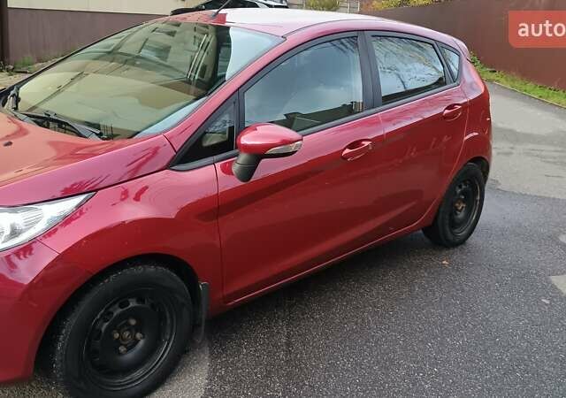 Красный Форд Фиеста, объемом двигателя 1.39 л и пробегом 118 тыс. км за 7000 $, фото 3 на Automoto.ua