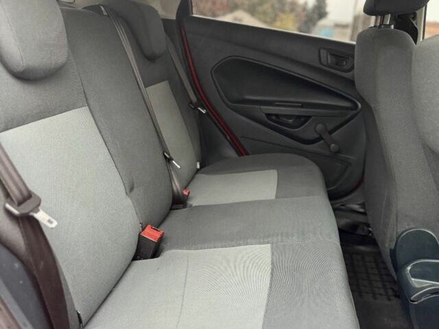 Форд Фиеста 2012 в Лубнах на Automoto.ua Красный Форд Фиеста, объемом двигателя 1.2 л и пробегом 211 тыс. км за 4399 $, фото 20 на Automoto.ua