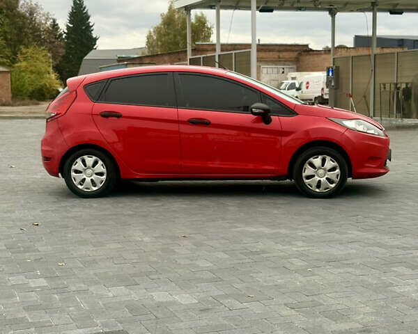 Форд Фиеста 2012 в Лубнах на Automoto.ua Красный Форд Фиеста, объемом двигателя 1.25 л и пробегом 211 тыс. км за 4399 $, фото 9 на Automoto.ua