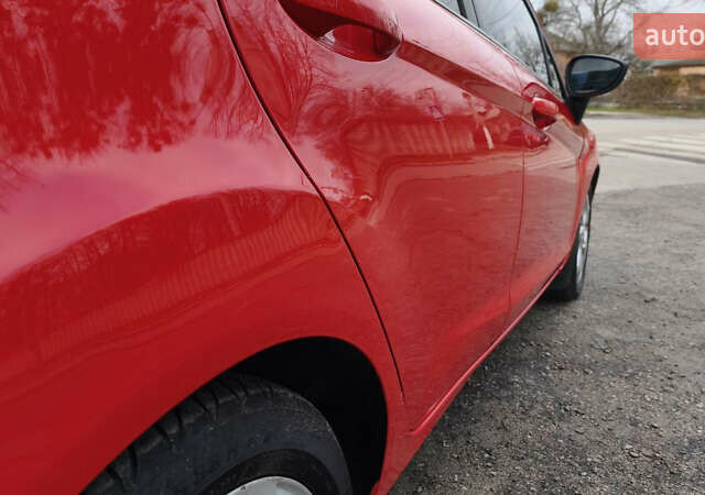 Красный Форд Фиеста, объемом двигателя 1.4 л и пробегом 193 тыс. км за 7500 $, фото 14 на Automoto.ua