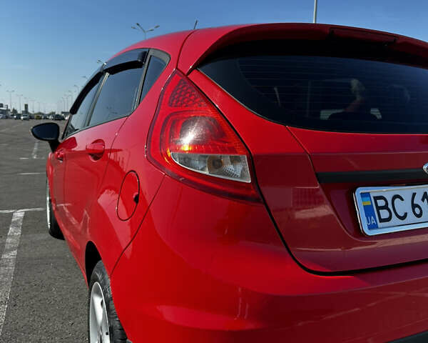 Красный Форд Фиеста, объемом двигателя 1.4 л и пробегом 200 тыс. км за 5900 $, фото 8 на Automoto.ua