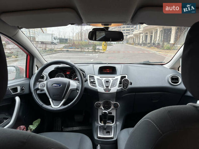 Красный Форд Фиеста, объемом двигателя 1.39 л и пробегом 103 тыс. км за 7500 $, фото 12 на Automoto.ua