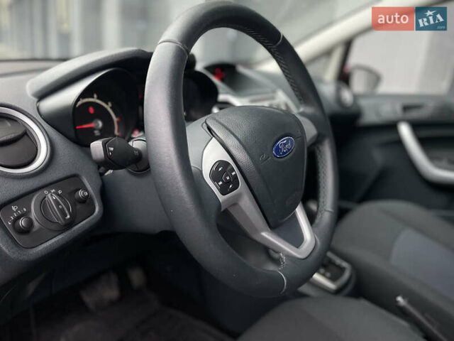 Червоний Форд Фієста, об'ємом двигуна 1.4 л та пробігом 119 тис. км за 7650 $, фото 20 на Automoto.ua