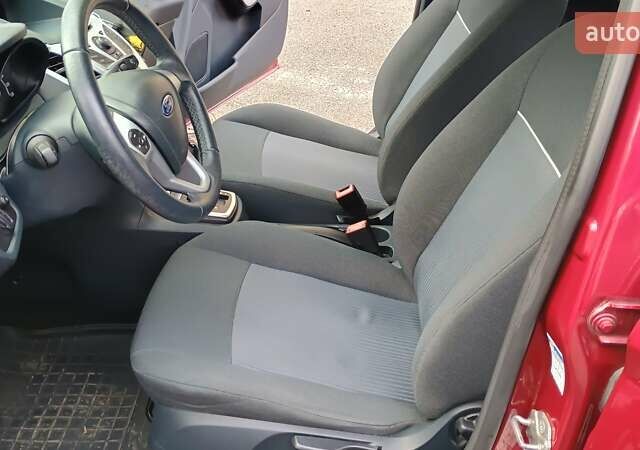 Красный Форд Фиеста, объемом двигателя 1.39 л и пробегом 118 тыс. км за 7000 $, фото 48 на Automoto.ua