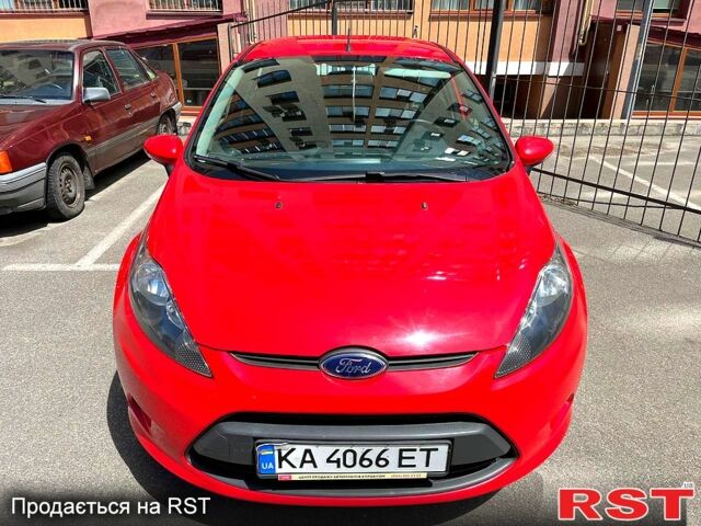 Красный Форд Фиеста, объемом двигателя 1.2 л и пробегом 127 тыс. км за 6500 $, фото 5 на Automoto.ua