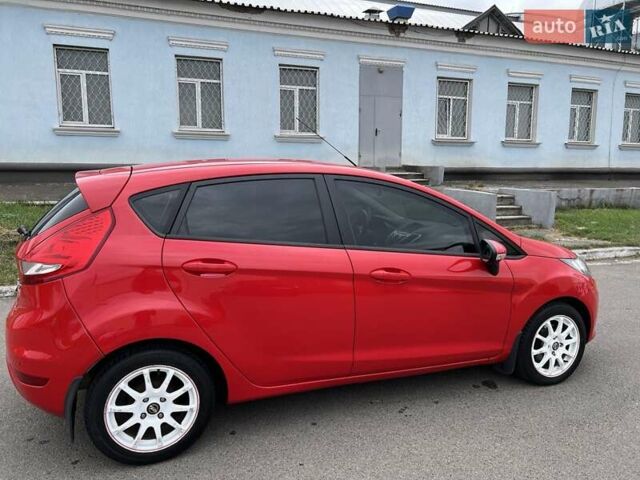Форд Фиеста 2012 в Киеве на Automoto.ua Красный Форд Фиеста, объемом двигателя 1.39 л и пробегом 104 тыс. км за 7500 $, фото 2 на Automoto.ua
