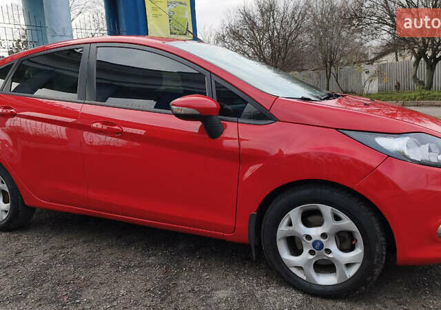 Красный Форд Фиеста, объемом двигателя 1.4 л и пробегом 193 тыс. км за 7500 $, фото 11 на Automoto.ua