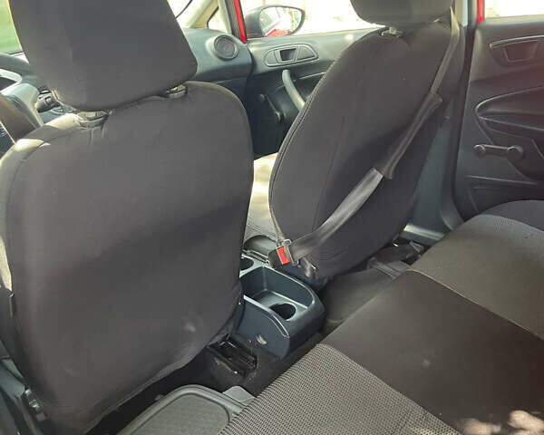 Червоний Форд Фієста, об'ємом двигуна 1.24 л та пробігом 40 тис. км за 7200 $, фото 11 на Automoto.ua