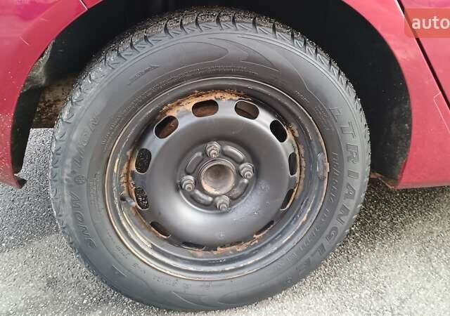 Красный Форд Фиеста, объемом двигателя 1.39 л и пробегом 118 тыс. км за 7000 $, фото 27 на Automoto.ua