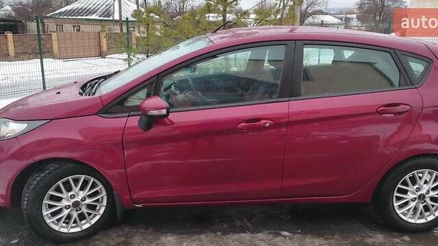 Червоний Форд Фієста, об'ємом двигуна 1.39 л та пробігом 166 тис. км за 7200 $, фото 1 на Automoto.ua