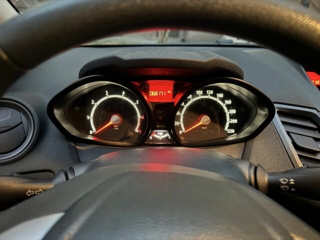 Червоний Форд Фієста, об'ємом двигуна 0 л та пробігом 68 тис. км за 6000 $, фото 2 на Automoto.ua