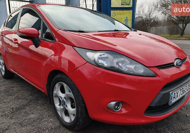 Красный Форд Фиеста, объемом двигателя 1.4 л и пробегом 193 тыс. км за 7500 $, фото 12 на Automoto.ua