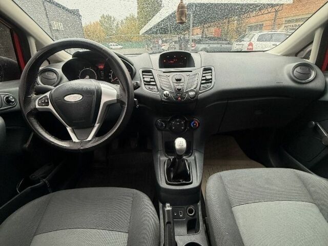 Форд Фиеста 2012 в Лубнах на Automoto.ua Красный Форд Фиеста, объемом двигателя 1.2 л и пробегом 211 тыс. км за 4399 $, фото 17 на Automoto.ua