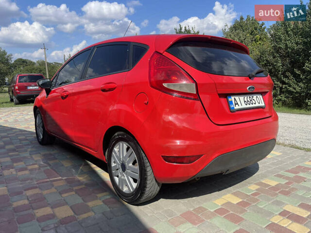 Червоний Форд Фієста, об'ємом двигуна 1.24 л та пробігом 205 тис. км за 3999 $, фото 11 на Automoto.ua