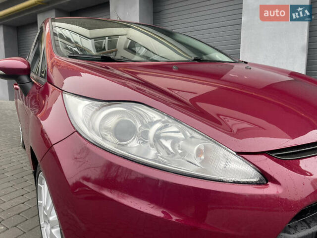 Червоний Форд Фієста, об'ємом двигуна 1.4 л та пробігом 119 тис. км за 7650 $, фото 4 на Automoto.ua