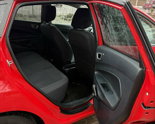 Красный Форд Фиеста, объемом двигателя 1.39 л и пробегом 103 тыс. км за 7500 $, фото 11 на Automoto.ua