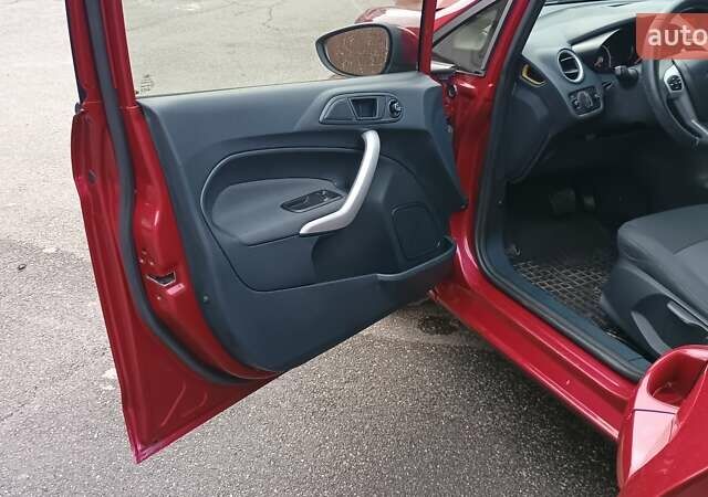 Красный Форд Фиеста, объемом двигателя 1.39 л и пробегом 118 тыс. км за 7000 $, фото 37 на Automoto.ua