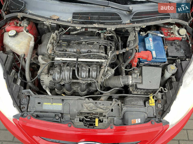Красный Форд Фиеста, объемом двигателя 1.6 л и пробегом 237 тыс. км за 6500 $, фото 30 на Automoto.ua