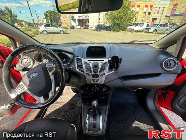 Красный Форд Фиеста, объемом двигателя 1.6 л и пробегом 250 тыс. км за 6000 $, фото 4 на Automoto.ua