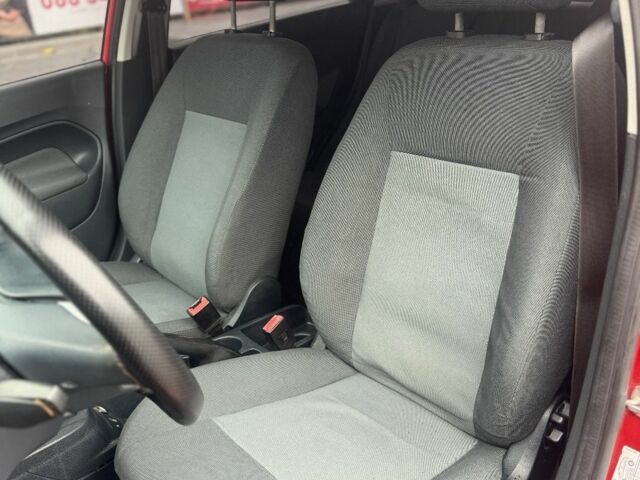 Форд Фиеста 2012 в Лубнах на Automoto.ua Красный Форд Фиеста, объемом двигателя 1.2 л и пробегом 211 тыс. км за 4399 $, фото 12 на Automoto.ua