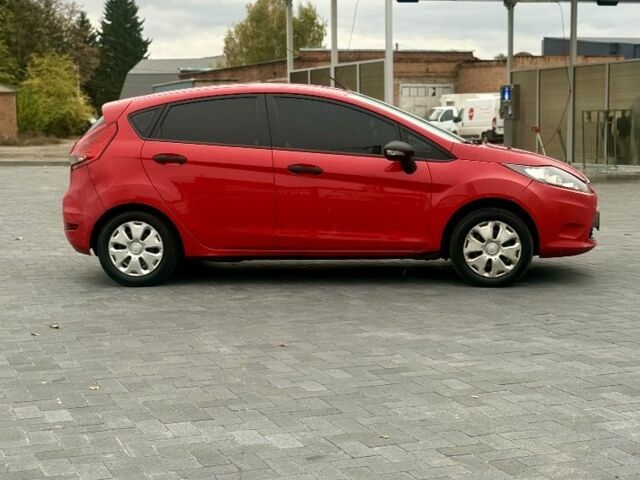 Форд Фиеста 2012 в Лубнах на Automoto.ua Красный Форд Фиеста, объемом двигателя 1.2 л и пробегом 211 тыс. км за 4399 $, фото 7 на Automoto.ua