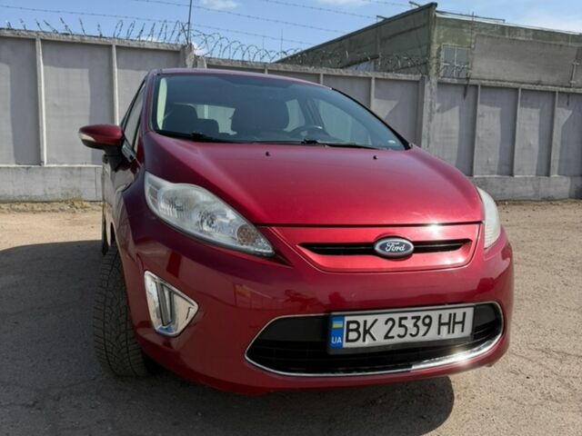 Красный Форд Фиеста, объемом двигателя 1.6 л и пробегом 241 тыс. км за 6700 $, фото 12 на Automoto.ua