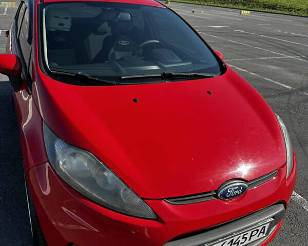 Красный Форд Фиеста, объемом двигателя 1.4 л и пробегом 200 тыс. км за 5900 $, фото 14 на Automoto.ua