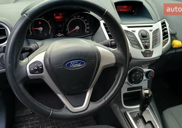 Красный Форд Фиеста, объемом двигателя 1.39 л и пробегом 118 тыс. км за 7000 $, фото 56 на Automoto.ua