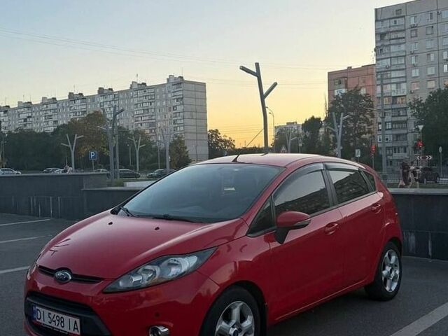 Красный Форд Фиеста, объемом двигателя 1.4 л и пробегом 103 тыс. км за 7600 $, фото 1 на Automoto.ua